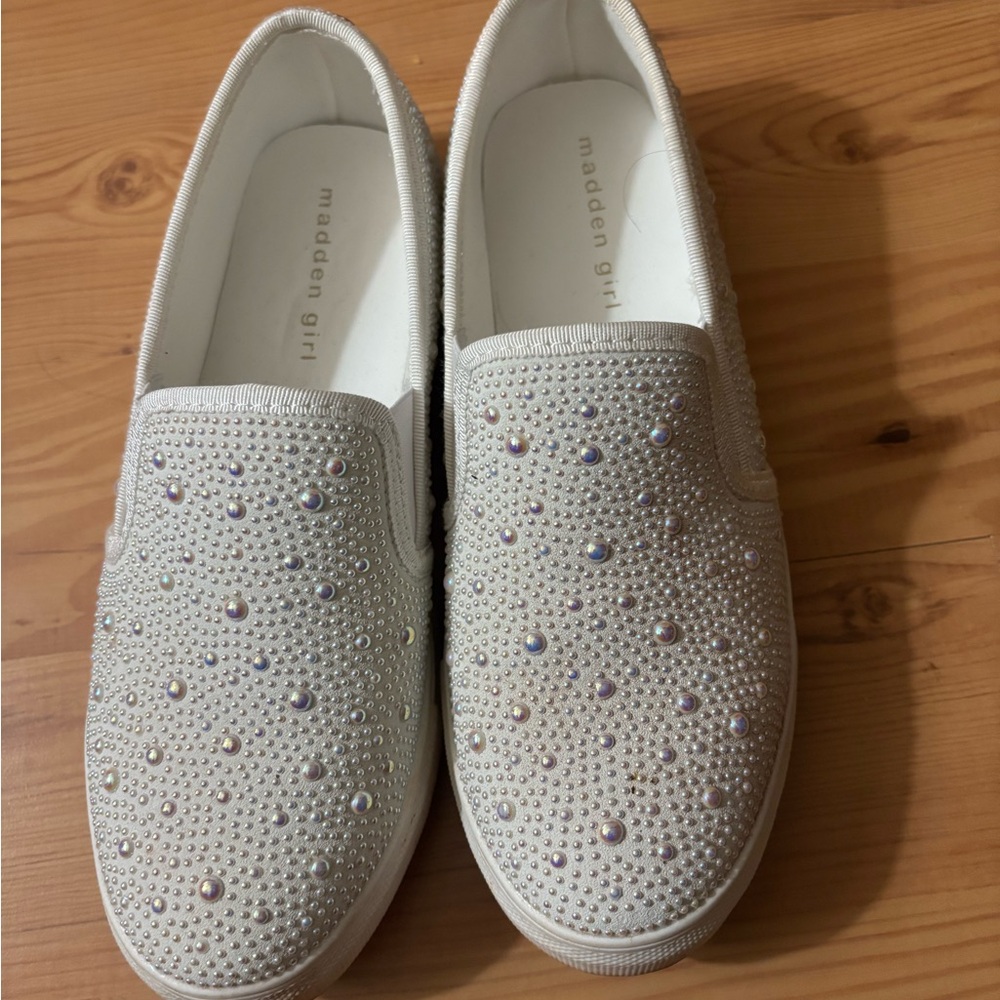 Madden Girl White Casual Sneakers